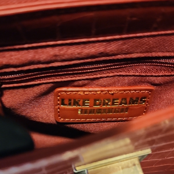 Like Dreams Like New Croc Texture Crossbody Bag with Chain Handle And Long Strap - Picture 2 of 8